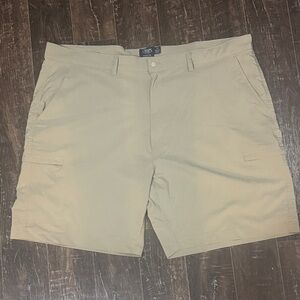 Chaps Men's Beige Golf Shorts - size 46